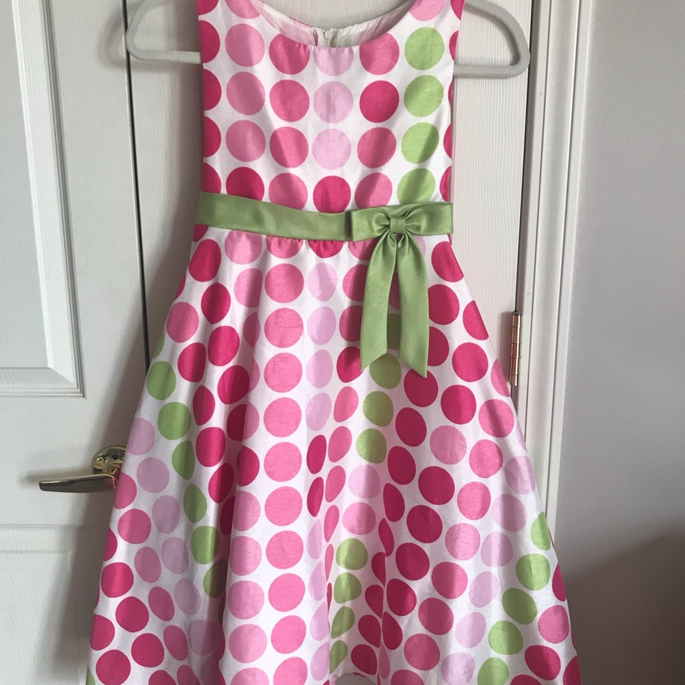 Who doesn’t love polka dots!